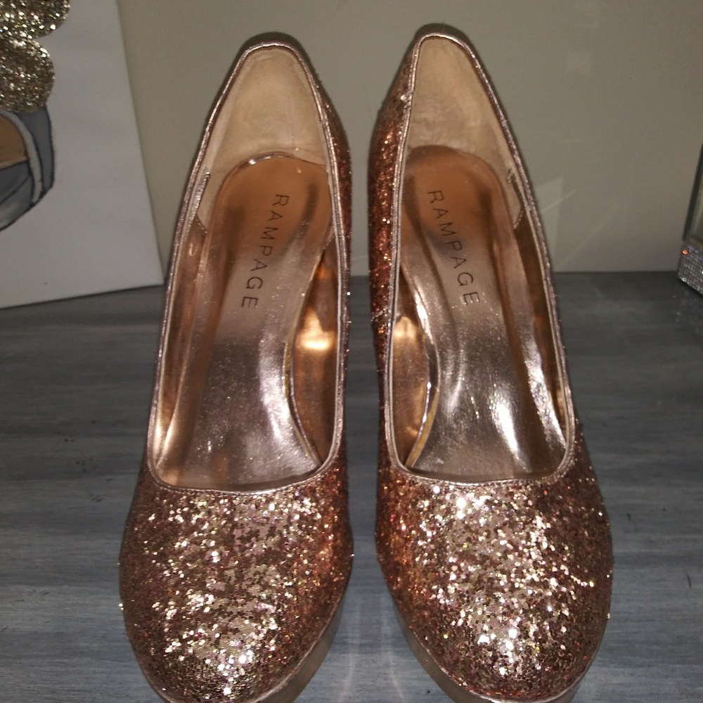 🙌BOGO🙌$10🙌GLITTER ROUND TOE PLATFORM PUMPS